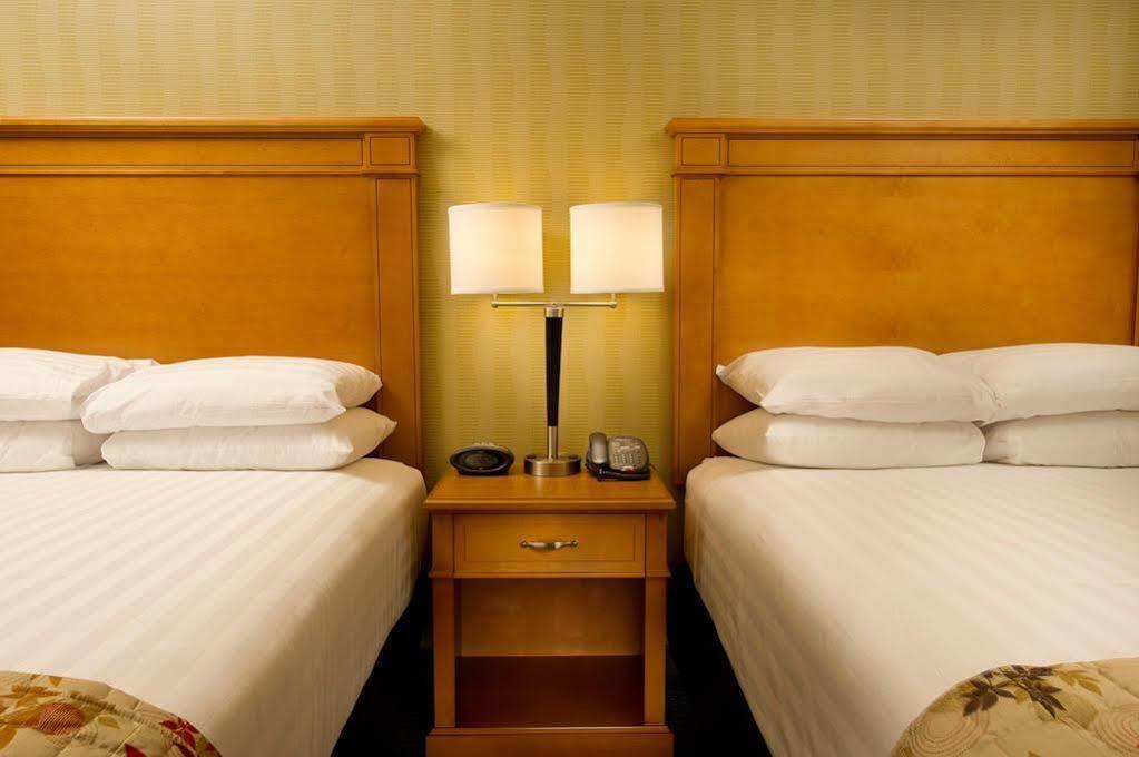 בלו ספרינגס Drury Inn & Suites Independence Kansas City מראה חיצוני תמונה